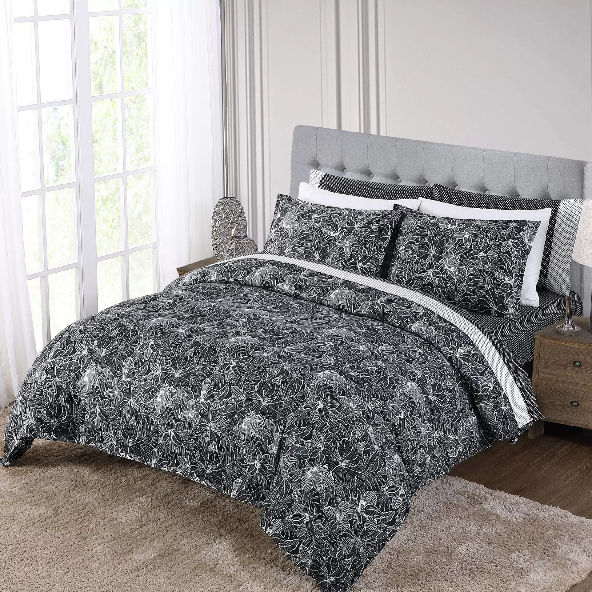 New Anne Klein Marlo Comforter Set Black/White