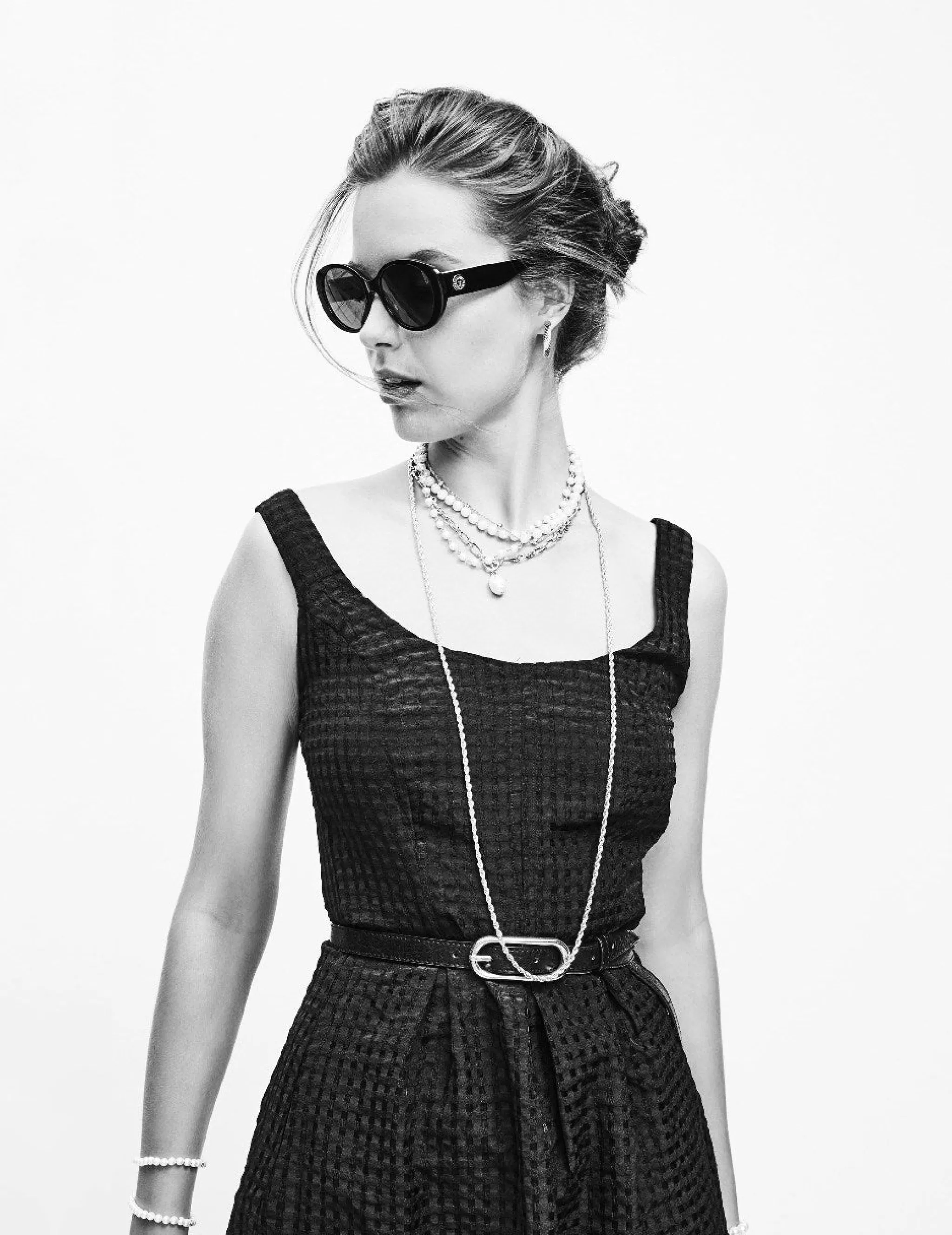 Discount Anne Klein Vintage Round Sunglasses Black